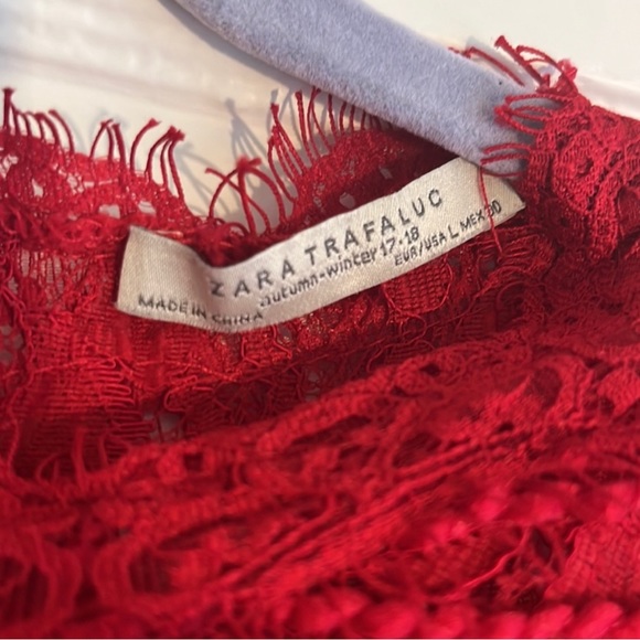 ZARA RED EMBROIDERY LACE TOP LARGE - Picture 3 of 5